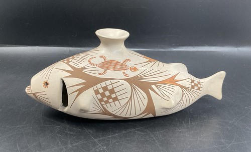 Mata ortiz pottery - fish, vase